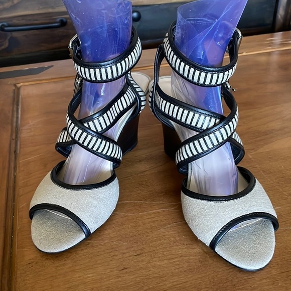Nine West Ankle Strapped Wedges Size 8 - Picture 1 of 11